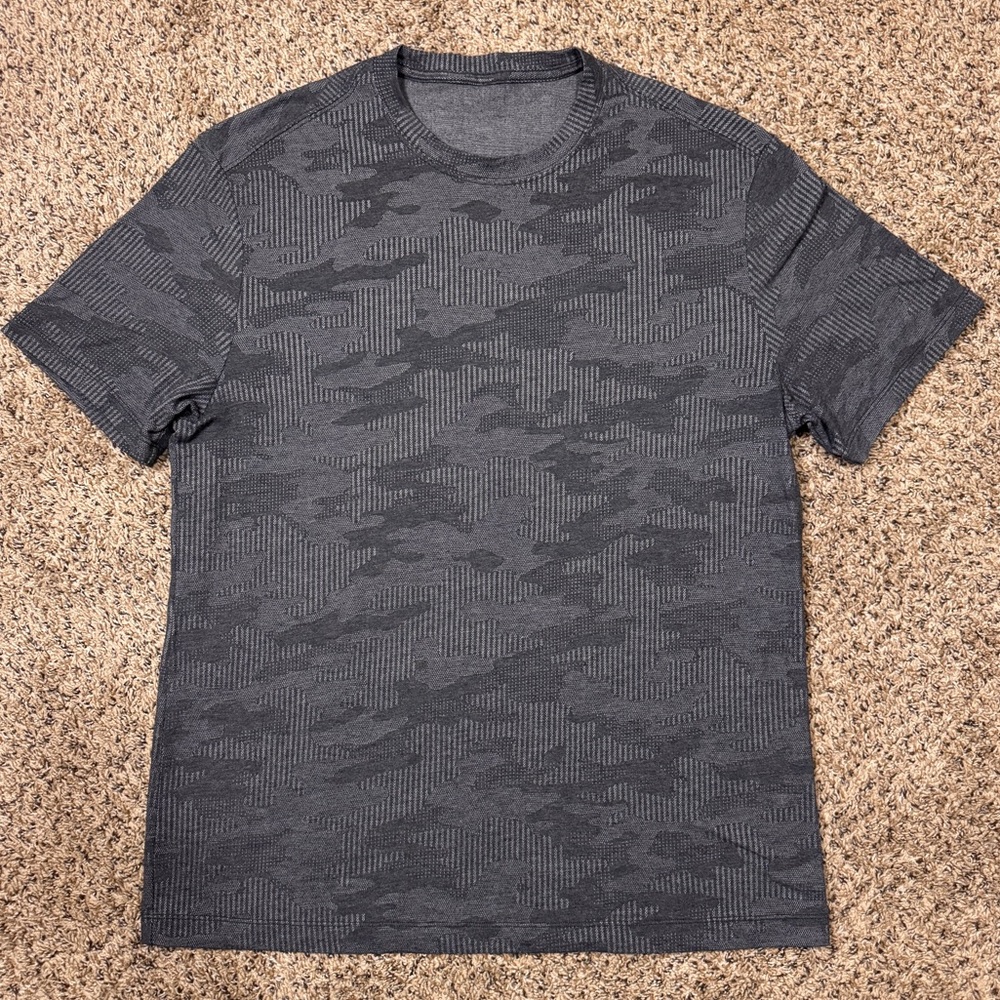 Lululemon Vent Tech Gray Camo Short Sleeve Mens T-shirt